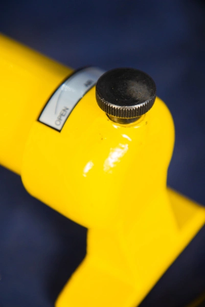 Насос гидравлический односторонний TOR HHB-700 1л (ручной)