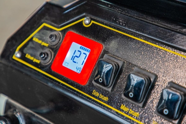 Машина подметальная с АКБ GEL 12/100 В/Ач TOR A100